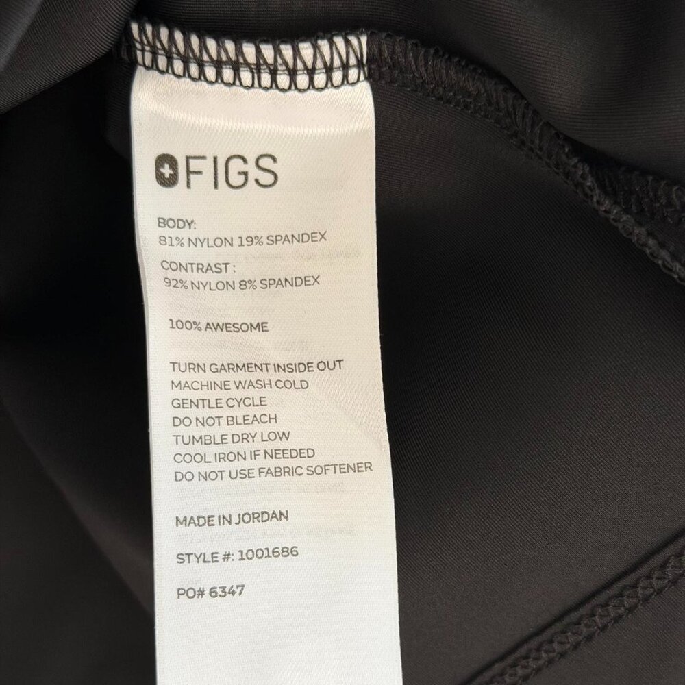 Figs Sona FORMx Slim V-Neck Scrub Top in Black, Size Medium - Picture 10 of 11